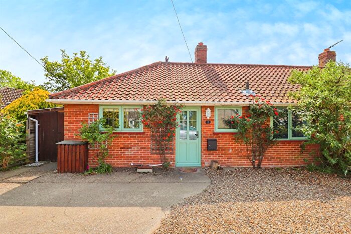2 Bedroom Semi-Detached Bungalow For Sale In Mill Close, Pulham Market, Diss, IP21