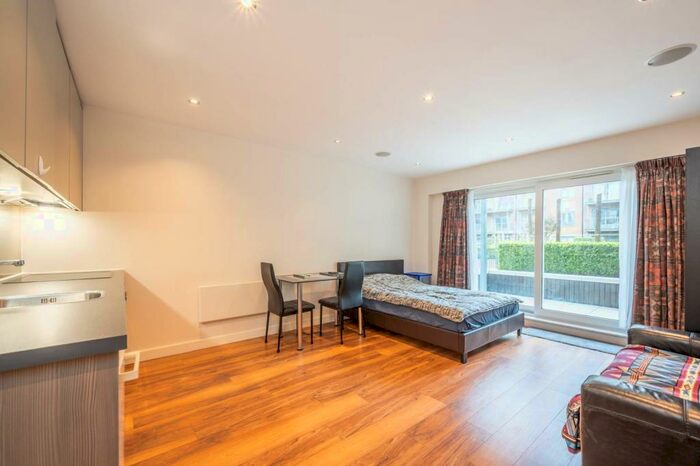 Studio To Rent In Beaufort Park, Colindale, London, NW9