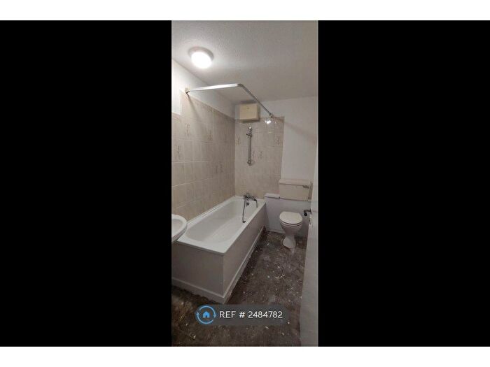 3 Bedroom Terraced House To Rent In Cambusdoon Place, Kilwinning, KA13