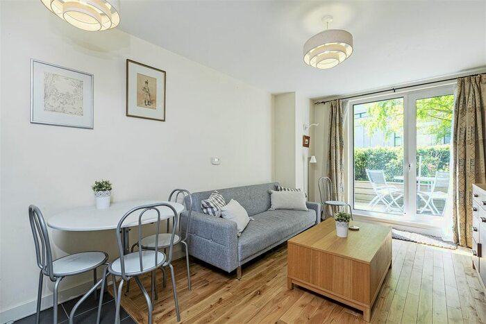 1 Bedroom Flat To Rent In Woods House, Grosvenor Waterside, Gatliff Road, London, SW1W