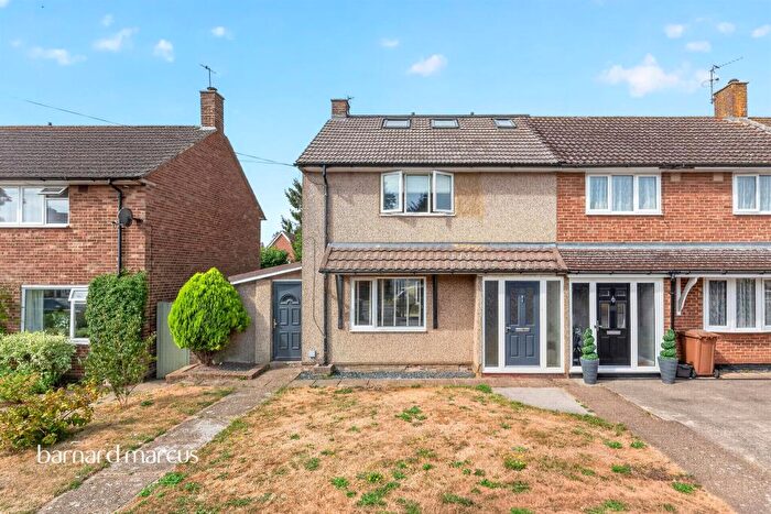 4 Bedroom End Of Terrace House For Sale In Longmere Gardens, Tadworth, KT20