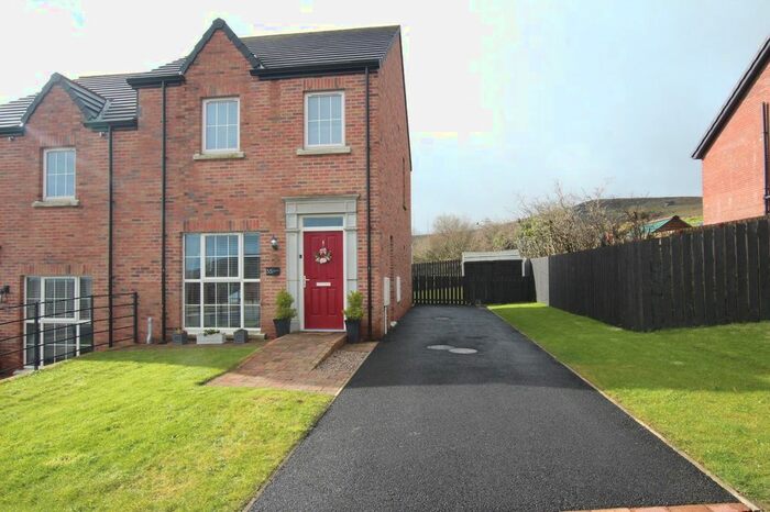 3 Bedroom Semi-Detached House For Sale In Thornberry Hill, Belfast, County Antrim, BT14