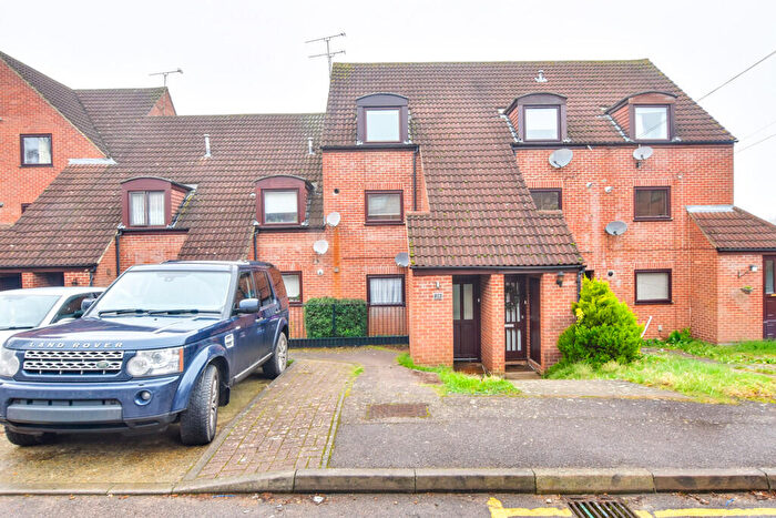 2 Bedroom Maisonette To Rent In Kingfisher Way, Bishop's Stortford, CM23