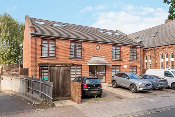 4 Bedroom Flat For Sale In Evershed Walk, Chiswick, London, W4