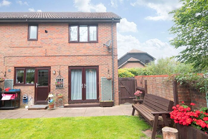 3 Bedroom End Of Terrace House For Sale In Beamont Close, Manston, CT12