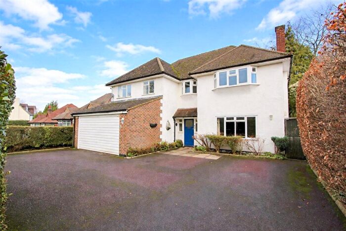 6 Bedroom Detached House For Sale In The Linkway, South Sutton, SM2