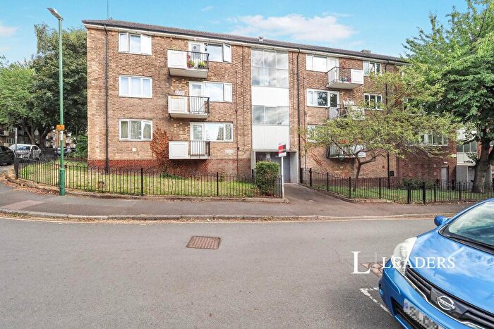 2 Bedroom Flat To Rent In Grafton Court, NG7