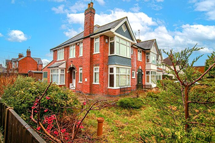 3 Bedroom Semi Detached House For Sale In Holmfield Avenue East, Leicester, LE3