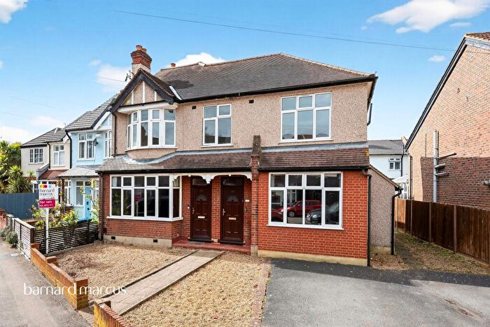 2 Bedroom Maisonette For Sale In Adela Avenue, New Malden, KT3