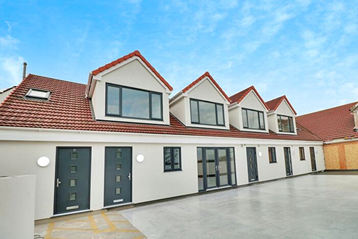 2 Bedroom Flat To Rent In Elmsleigh Drive, Leigh-On-Sea, SS9