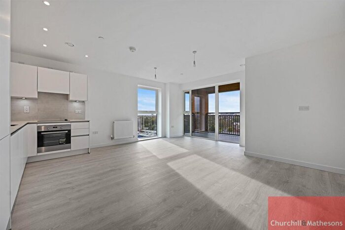 2 Bedroom Flat To Rent In East Acton Lane, London, W3