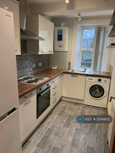 2 Bedroom Flat To Rent In Town Street, Farsley, Pudsey, LS28