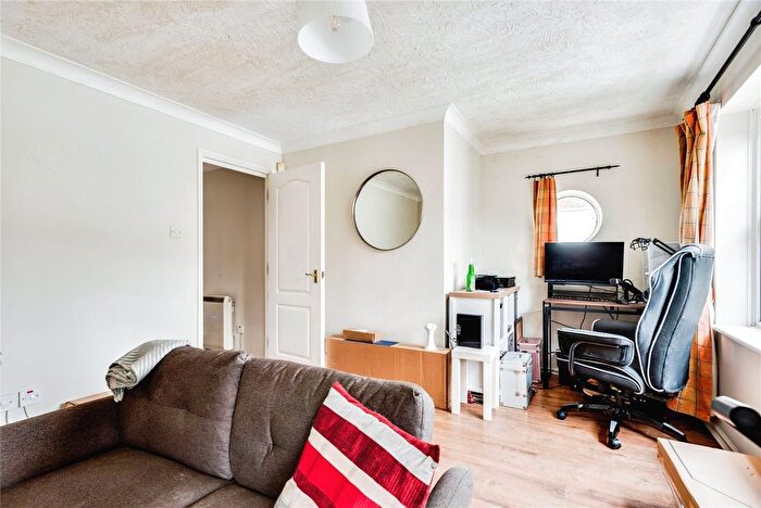 1 Bedroom Flat For Sale In Don Bosco Close, Oxford, Oxfordshire, OX4