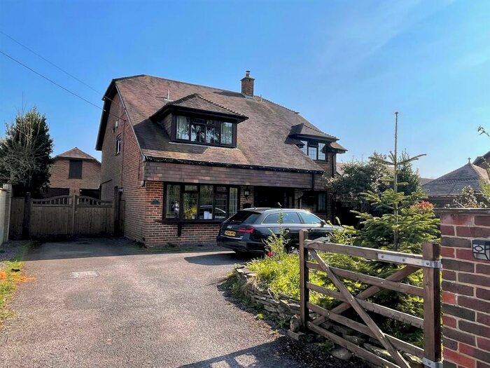 Houses for sale & to rent in SO45 3PH, Cedar Road, Butts Ash And Dibden