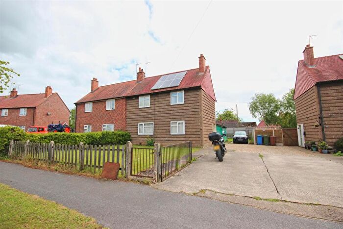 3 Bedroom Semi-Detached House For Sale In Trinity Close, Leven, HU17