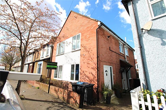 2 Bedroom Flat For Sale In Laurier Road, Croydon, CR0