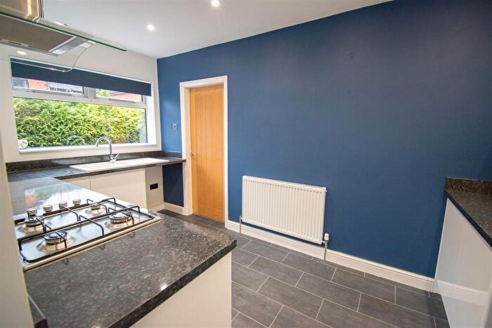 2 Bedroom Detached Bungalow For Sale In Meadow Road, Ripley, DE5