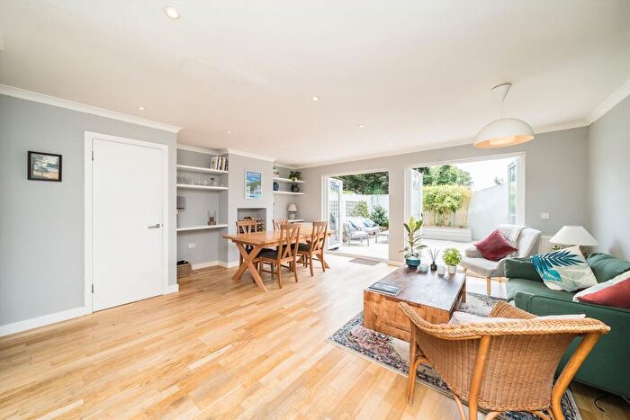 3 Bedroom Property To Rent In Fishponds Road, Tooting, SW17