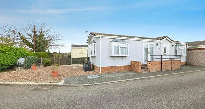 2 Bedroom Park Home For Sale In Braemar Residential Park, Kirkby Green, Lincoln, LN4