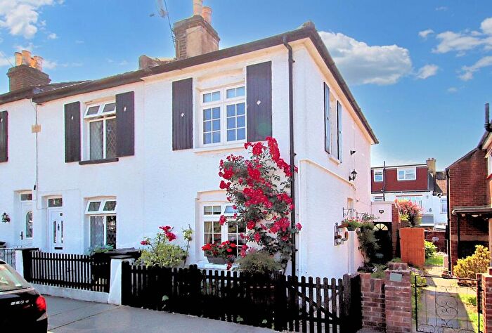 2 Bedroom End Of Terrace House For Sale In Spring Park Road, Shirley, CR0