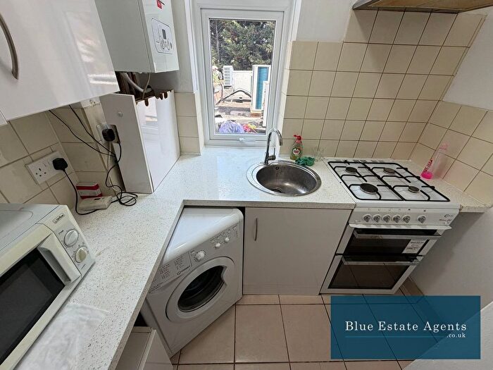 2 Bedroom Flat To Rent In Thornbury Road, Isleworth, TW7