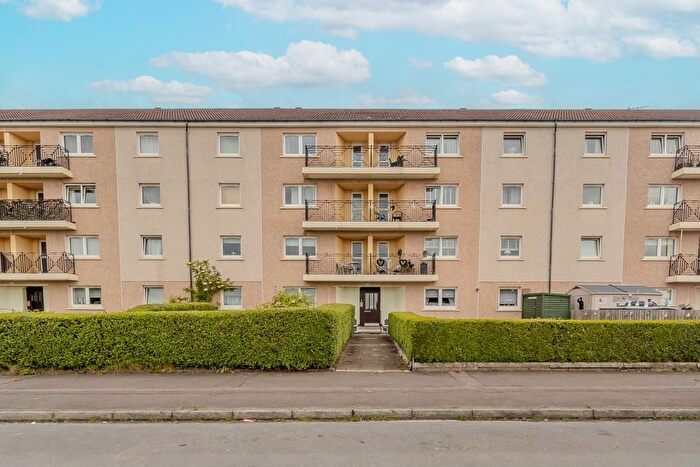 2 Bedroom Flat For Sale In Heathcot Avenue, Drumchapel, Glasgow, G15