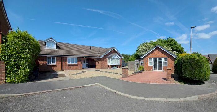 5 Bedroom Detached Bungalow For Sale In Sheffield Drive, Milford Haven, Pembrokeshire, SA73