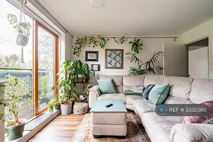 2 Bedroom Flat To Rent In Rathnew Court, London, E2