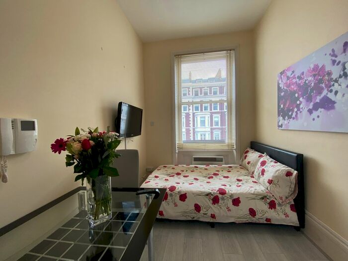 Studio To Rent In Cromwell Road, London, SW7