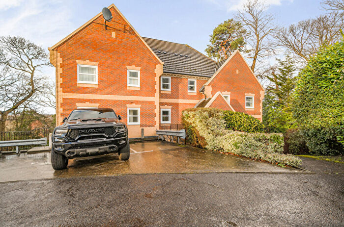 2 Bedroom Apartment For Sale In Beacon Hill, Woking, Surrey, GU21