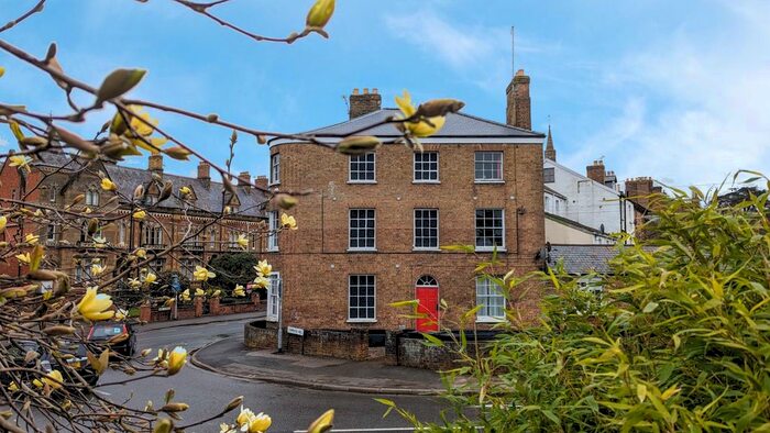 1 Bedroom Studio To Rent In Compass Hill, Taunton, TA1