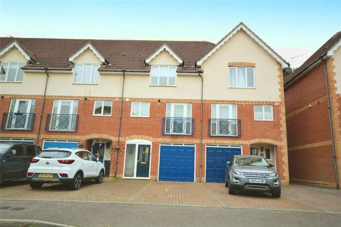 4 Bedroom Terraced House To Rent In Fennel Close, Rochester, Kent, ME1