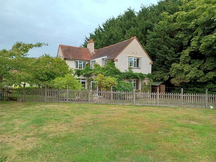 3 Bedroom Detached House To Rent In Aldermaston Road, Pamber End, Tadley, RG26