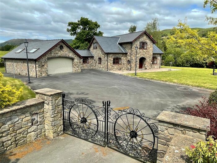 3 Bedroom Detached House For Sale In Pontdolgoch, Caersws, Powys, SY17
