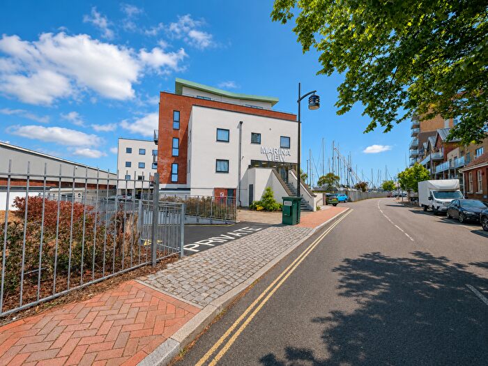 1 Bedroom Flat To Rent In Marina View, Mumby Road, Gosport, PO12