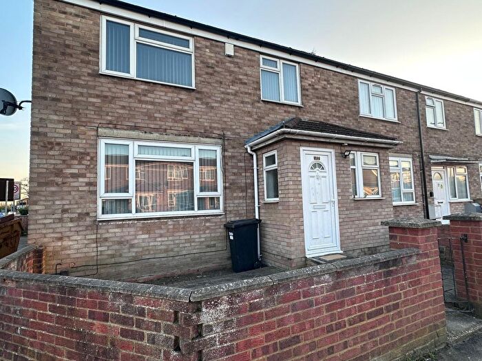 3 Bedroom End Of Terrace House To Rent In High Street, Langley, Slough, SL3