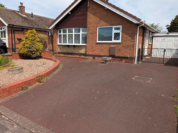 2 Bedroom Bungalow To Rent In Farnsworth Close, Watnall, Nottingham, Nottinghamshire, NG16