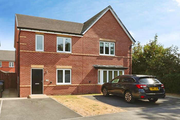 3 Bedroom Semi-Detached House For Sale In Shield Close, Hatfield, Doncaster, DN7