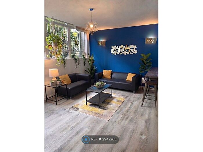 3 Bedroom Flat To Rent In Metro Central Heights, London, SE1