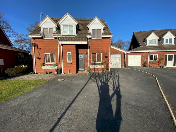 4 Bedroom Detached House For Sale In Llys Y Felin, Llangennech, Llanelli, SA14