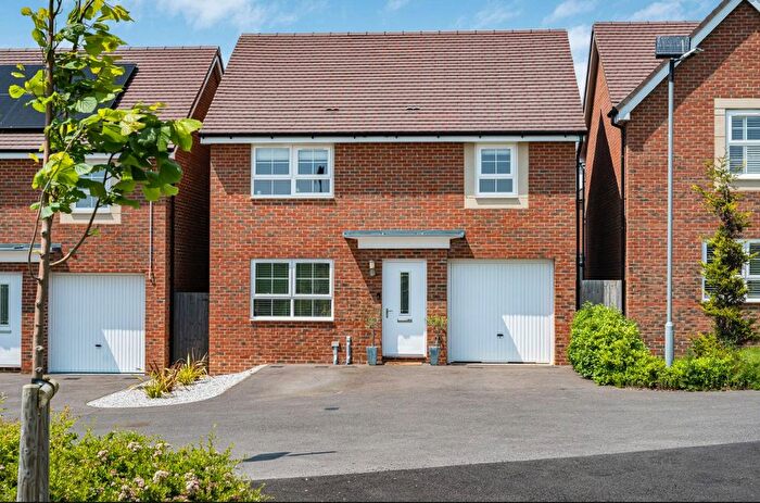 4 Bedroom Detached House For Sale In Linnet Crescent, Peacehaven, BN10
