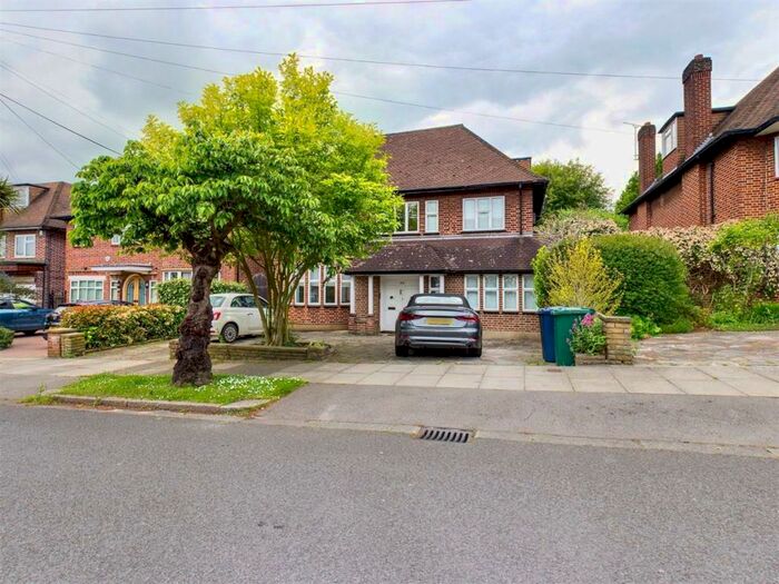 6 Bedroom Detached House To Rent In Fairholme Gardens, London, N3