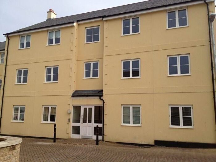 2 Bedroom Flat To Rent In Madison Close, Hayle, TR27