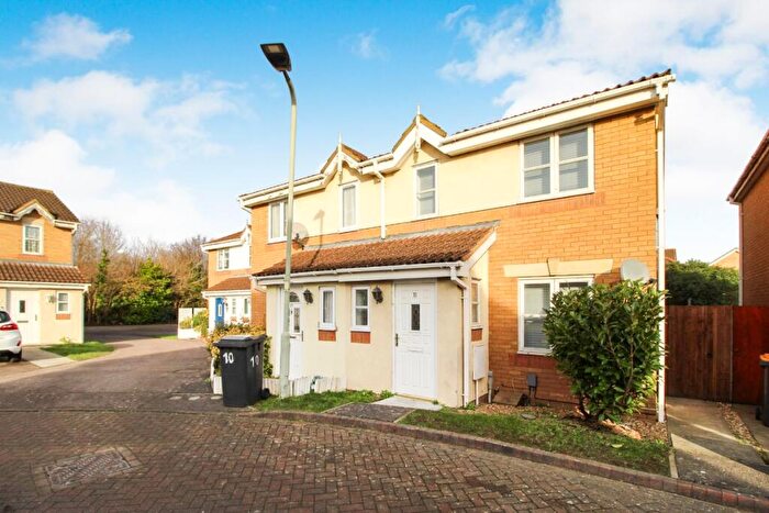 3 Bedroom End Of Terrace House To Rent In Fitzgerald Close, Elstow, Bedford, MK42