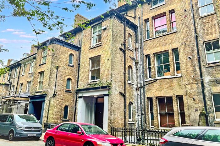 2 Bedroom Flat For Sale In First Floor Flat, Victoria Park, Dover, CT16