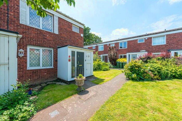 3 Bedroom End Of Terrace House To Rent In Quaggy Walk, London, SE3