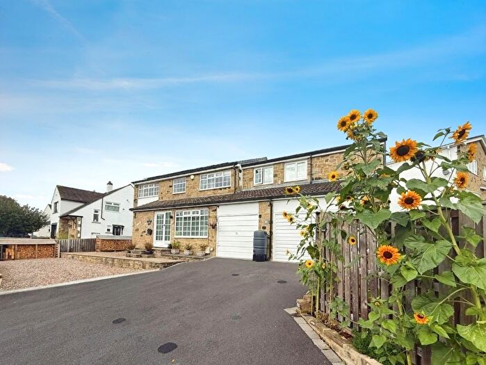 4 Bedroom Detached House For Sale In Walker Wood, Baildon, Shipley, BD17