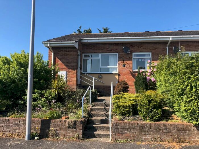 2 Bedroom Bungalow To Rent In Hollamoor View, Bickington, EX31