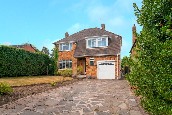 4 Bedroom Detached House To Rent In Green Lane, Watford, WD19