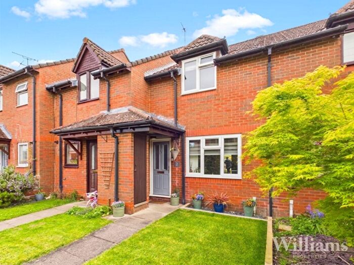 2 Bedroom Terraced House For Sale In Lott Walk, Aylesbury, HP21